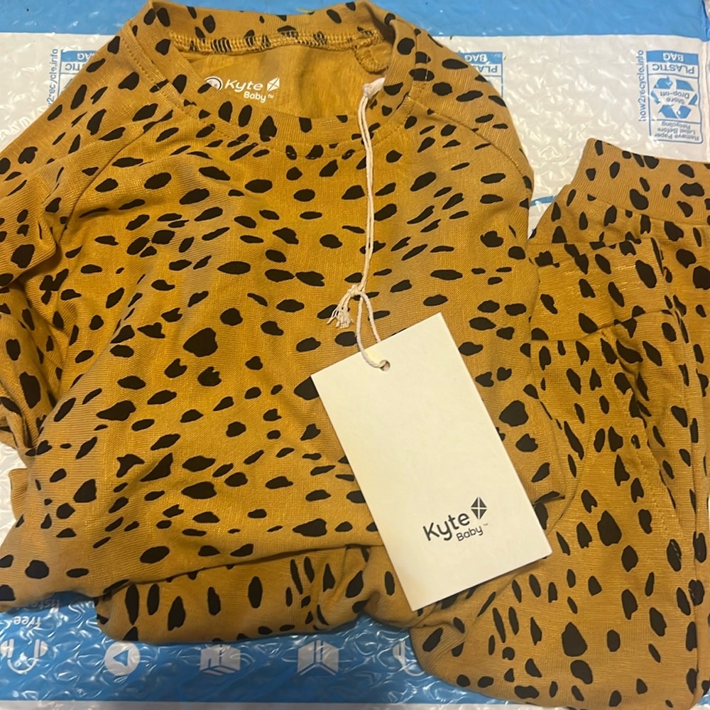 Kyte Baby Pajama Set in Marigold Cheetah